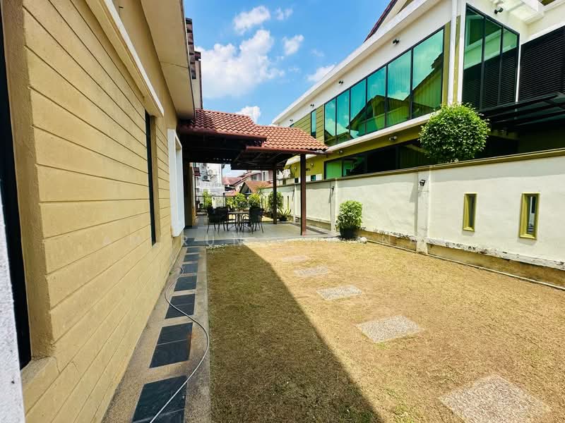 Rumah Berkembar untuk Dijual di Puncak Bangi (Bandar Baru Bangi) - Amirun Kinanah - Exterior - PropertyGuru.com.my