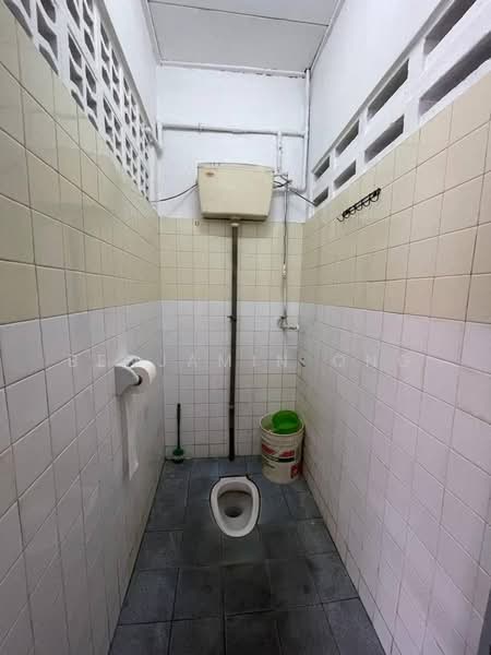 Rumah Teres 1-Tingkat untuk Dijual di Taman Ungku Tun Aminah (Skudai) - Benjamin Ong - Bathroom - PropertyGuru.com.my