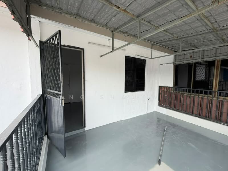 Rumah Teres 2-Tingkat untuk Disewa di Permas Jaya (Johor Bahru) - Wong Shau Wei - Balcony - PropertyGuru.com.my