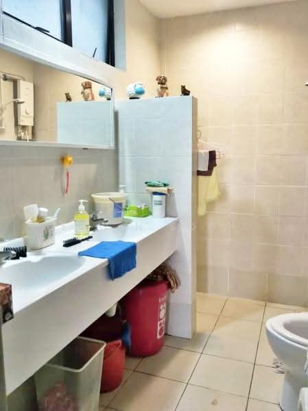 Condominium for Sale at Casa Tropicana - Edwin Soon - Bathroom - PropertyGuru.com.my