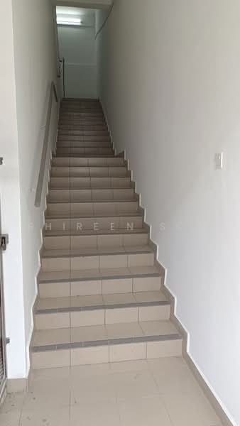 Shop / Office for Sale in Bandar Bukit Raja (Klang) - Shireen Soh - Corridor - PropertyGuru.com.my