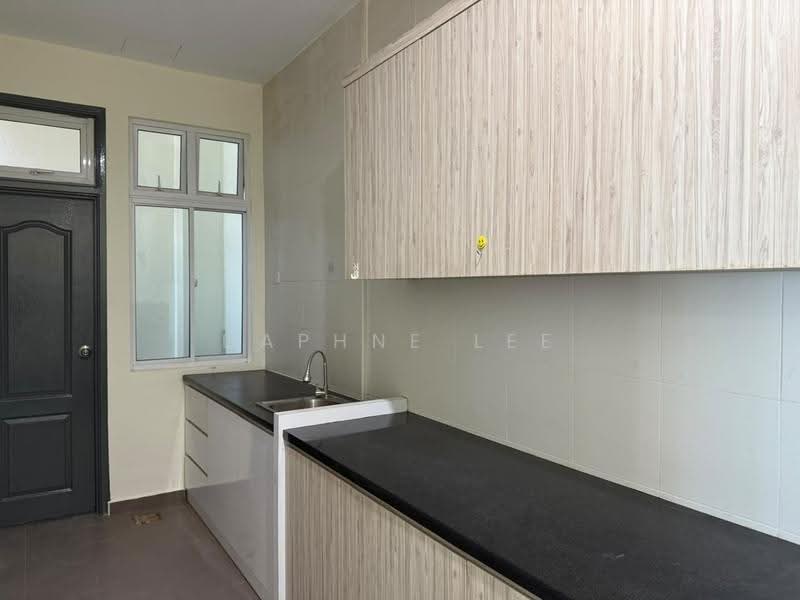 Kediaman Servis untuk Disewa di THE SENAI GARDEN (PANGSAPURI IMPIAN SENAI) - Daphne Lee - Kitchen - PropertyGuru.com.my
