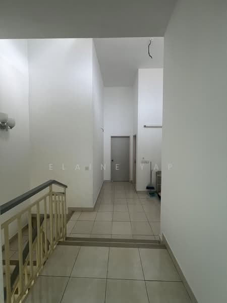 2-storey Terraced House for Rent in Seksyen U13 (Setia Alam) - Elaine Yap - Corridor - PropertyGuru.com.my
