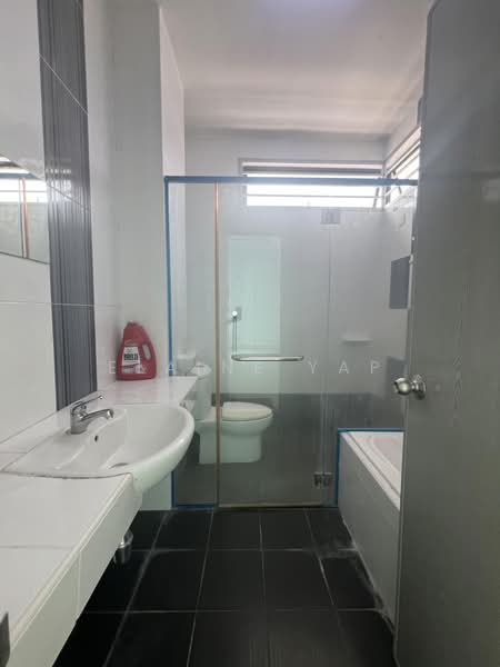 2-storey Terraced House for Rent in Seksyen U13 (Setia Alam) - Elaine Yap - Bathroom - PropertyGuru.com.my