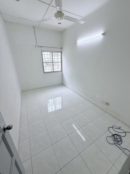 Rumah Teres 2-Tingkat untuk Dijual di Taman Universiti Indah (Seri Kembangan) - Jennifer Lai - PropertyGuru.com.my