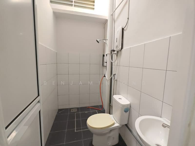 Terraced House for Rent in Taman Pelangi (Johor Bahru) - Benjamin Ong - Bathroom - PropertyGuru.com.my