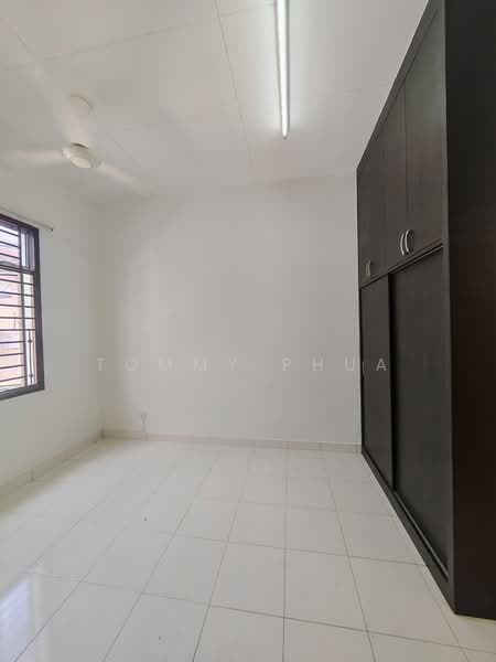 1.5-storey Terraced House for Rent in Taman Setia Indah (Tebrau) - Tommy Phua - Bedroom - PropertyGuru.com.my
