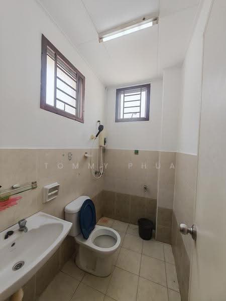 1.5-storey Terraced House for Rent in Taman Setia Indah (Tebrau) - Tommy Phua - Bathroom - PropertyGuru.com.my