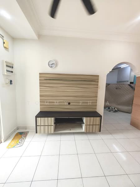 1.5-storey Terraced House for Rent in Taman Setia Indah (Tebrau) - Tommy Phua - Living Room - PropertyGuru.com.my