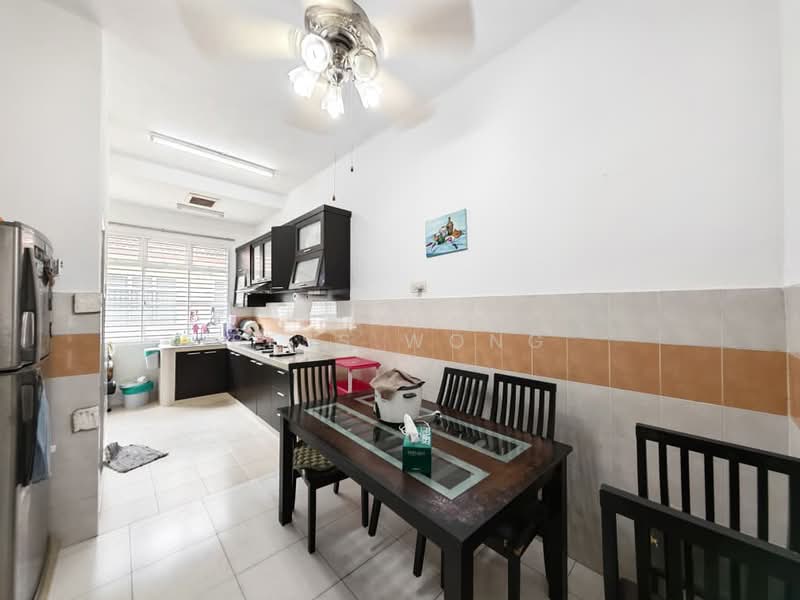 2-storey Terraced House for Sale in Taman Bestari Indah (Ulu Tiram) - Bess Wong - Kitchen - PropertyGuru.com.my