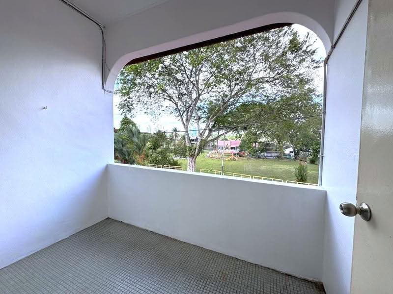 Rumah Berkembar untuk Dijual di Taman Nong Chik (Johor Bahru) - Karl Lim - Balcony - PropertyGuru.com.my