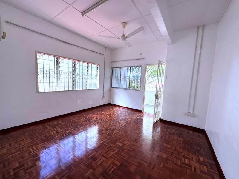 Rumah Berkembar untuk Dijual di Taman Nong Chik (Johor Bahru) - Karl Lim - Living Room - PropertyGuru.com.my