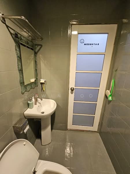 Kediaman Servis untuk Dijual di Diamond Residences - Edwin Soon - Bathroom - PropertyGuru.com.my