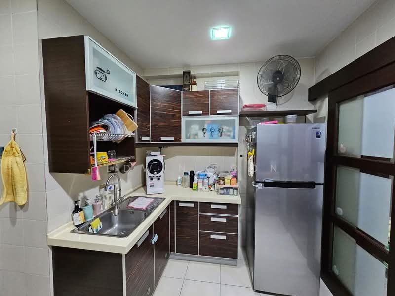 Kediaman Servis untuk Dijual di Diamond Residences - Edwin Soon - Kitchen - PropertyGuru.com.my