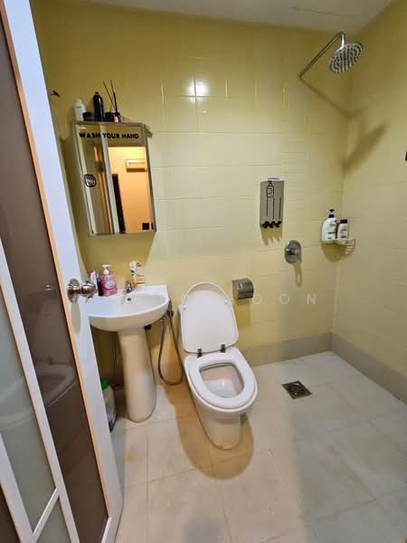 Kediaman Servis untuk Dijual di Diamond Residences - Edwin Soon - Bathroom - PropertyGuru.com.my
