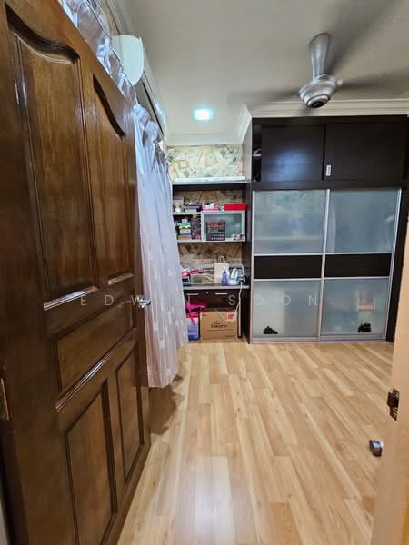 Kediaman Servis untuk Dijual di Diamond Residences - Edwin Soon - Bedroom - PropertyGuru.com.my
