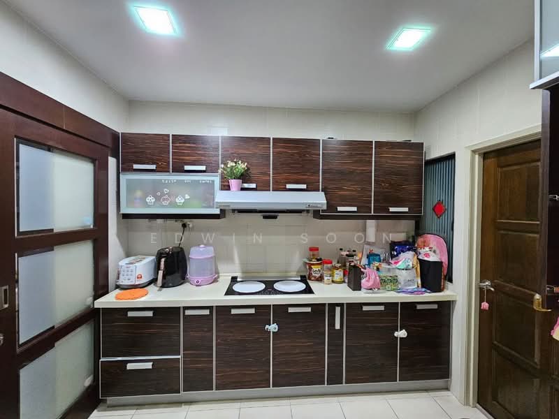 Kediaman Servis untuk Dijual di Diamond Residences - Edwin Soon - Kitchen - PropertyGuru.com.my