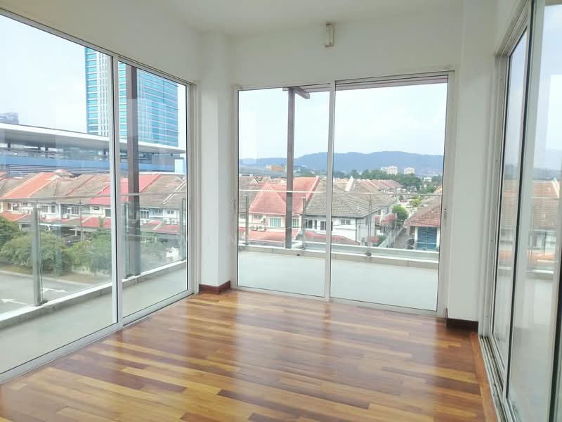 Bungalow House untuk Disewa di Petaling Jaya (Selangor) - Wind Mah - Balcony - PropertyGuru.com.my