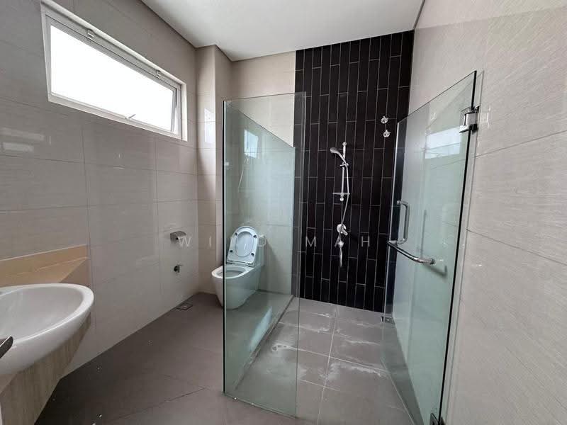 Bungalow House for Rent in Petaling Jaya (Selangor) - Wind Mah - Bathroom - PropertyGuru.com.my
