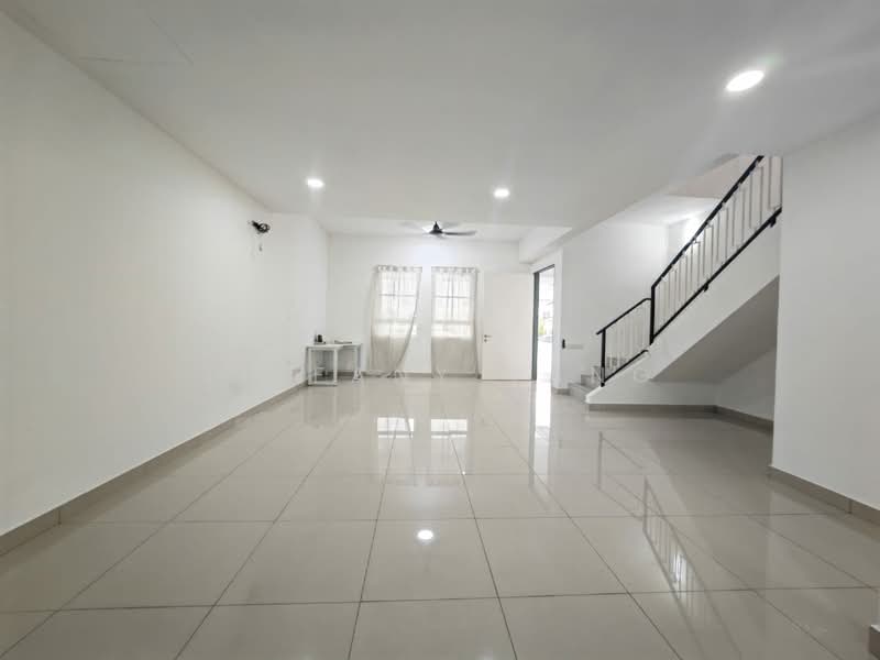2-storey Terraced House for Rent in Bandar Country Homes (Rawang) - Tiffany Yang - Ruang Tamu - PropertyGuru.com.my
