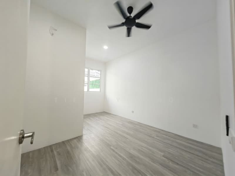 2-storey Terraced House for Rent in Bandar Country Homes (Rawang) - Tiffany Yang - Bilik Tidur - PropertyGuru.com.my