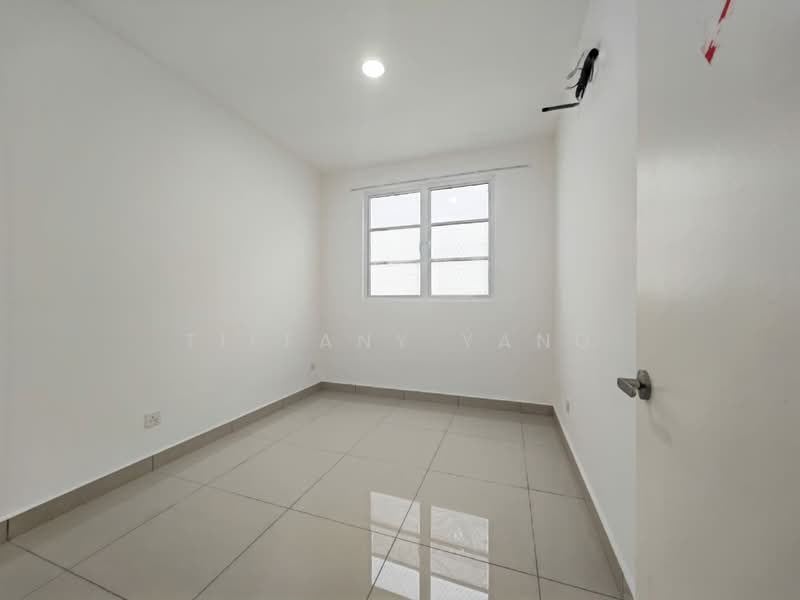 2-storey Terraced House for Rent in Bandar Country Homes (Rawang) - Tiffany Yang - Bedroom - PropertyGuru.com.my