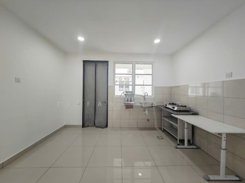 2-storey Terraced House for Rent in Bandar Country Homes (Rawang) - Tiffany Yang - Kitchen - PropertyGuru.com.my