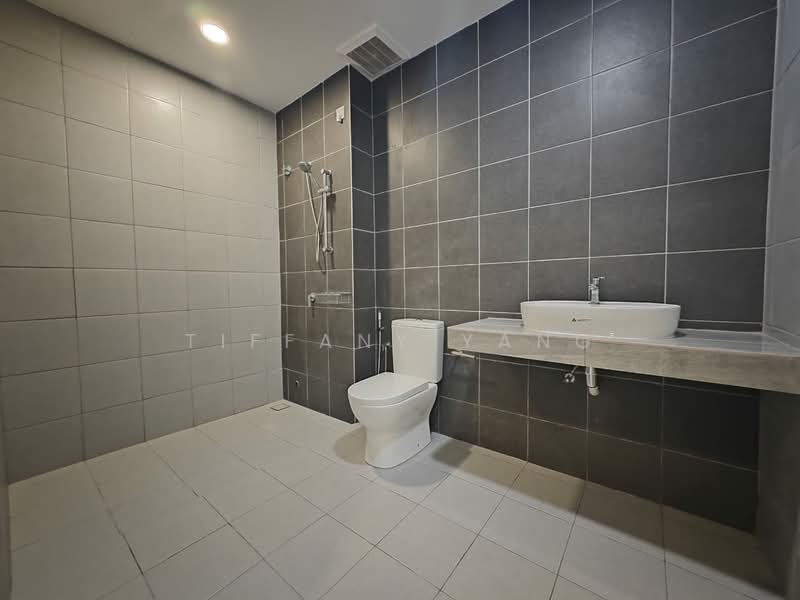 2-storey Terraced House for Rent in Bandar Country Homes (Rawang) - Tiffany Yang - Bathroom - PropertyGuru.com.my