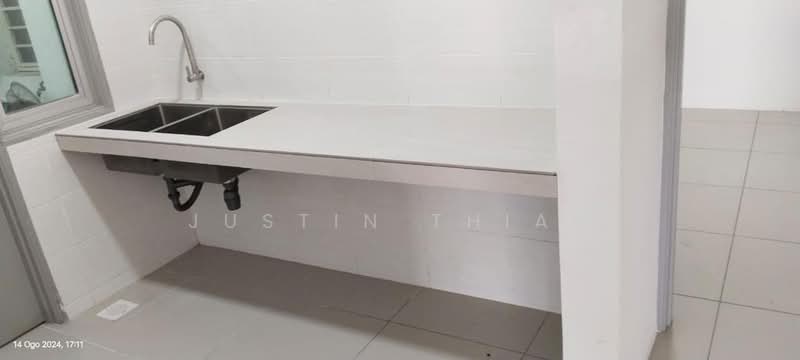 Kediaman Servis untuk Dijual di Silk Residence - Justin Thian - Kitchen - PropertyGuru.com.my