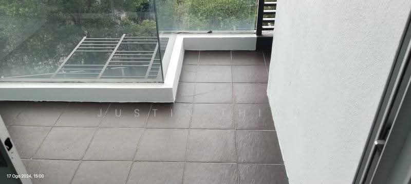 Kediaman Servis untuk Dijual di Silk Residence - Justin Thian - Balcony - PropertyGuru.com.my