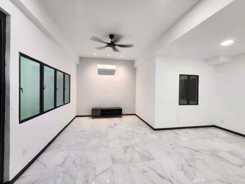 Pangsapuri untuk Dijual di Westlands Court - Jenny Leong - Living Room - PropertyGuru.com.my