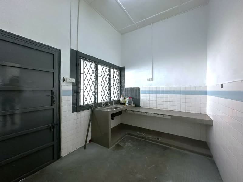 Rumah Teres 1-Tingkat untuk Dijual di Taman Sentosa (Johor Bahru) - Karl Lim - Kitchen - PropertyGuru.com.my
