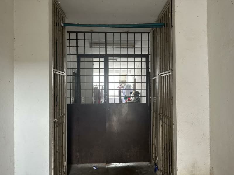 Pangsapuri untuk Disewa di Pangsapuri Seri Mesra - Benny Lee - Entrance - PropertyGuru.com.my