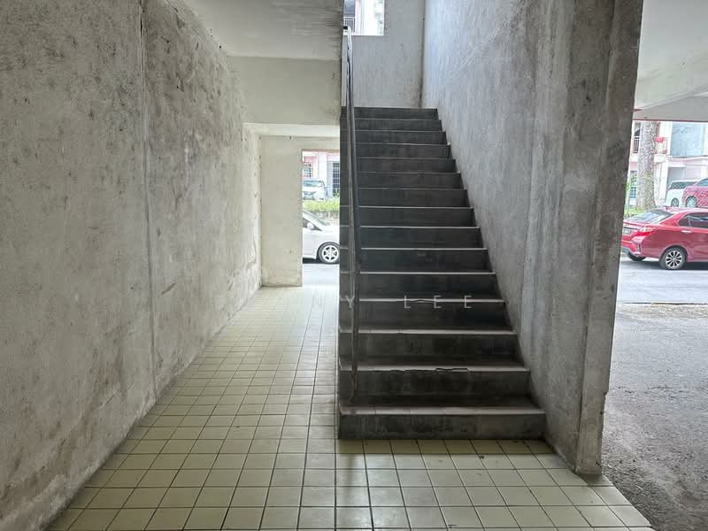 Pangsapuri untuk Disewa di Pangsapuri Seri Mesra - Benny Lee - Corridor - PropertyGuru.com.my