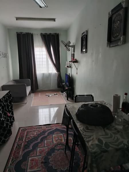 Pangsapuri untuk Disewa di Pangsapuri Seri Mesra - Benny Lee - Living Room - PropertyGuru.com.my