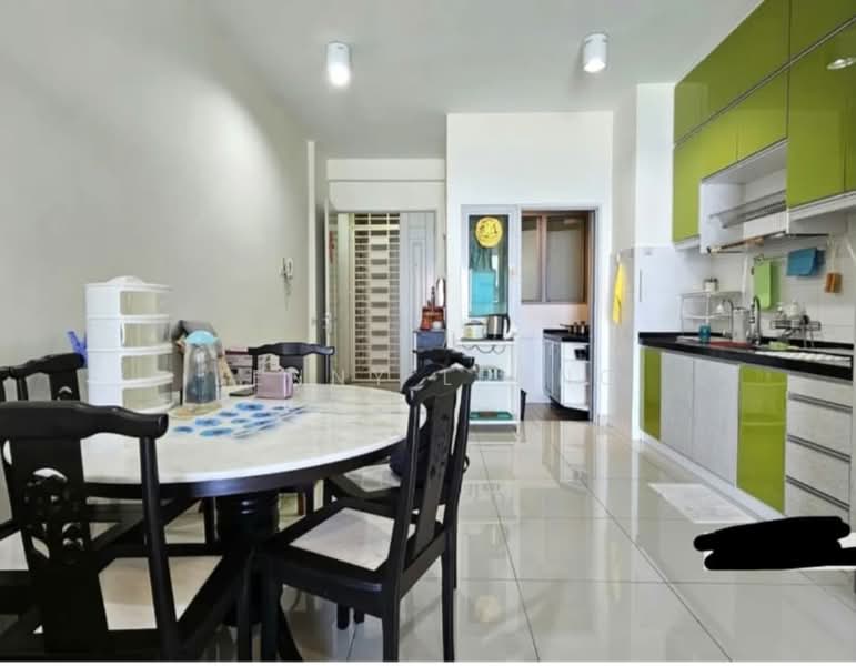 Kondominium untuk Disewa di 10 Island Resort - Jenny Leong - Dining Room - PropertyGuru.com.my
