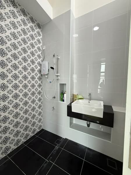 Terraced House for Rent in Kota Masai (Pasir Gudang) - Ym Wong - Bathroom - PropertyGuru.com.my