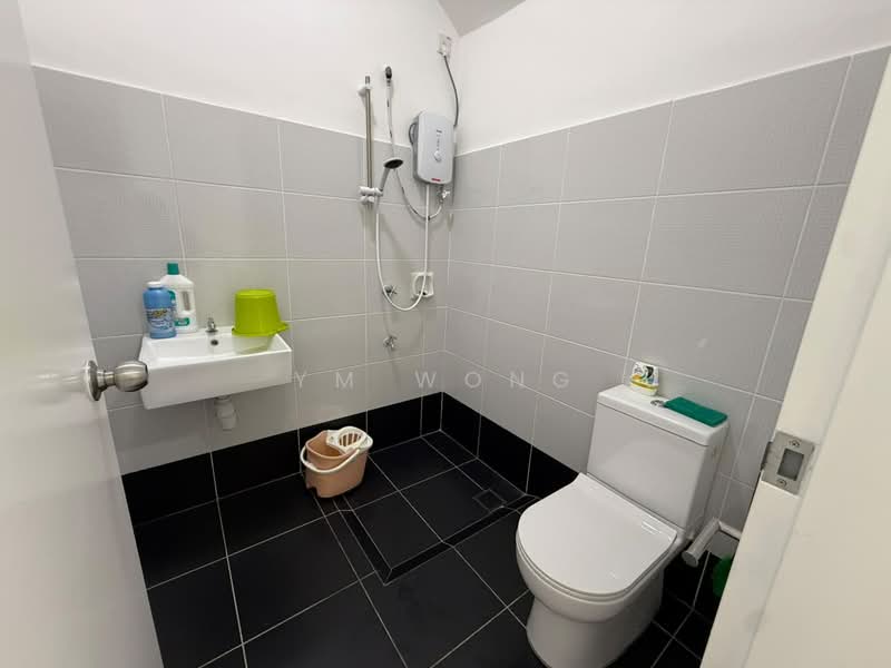 Terraced House for Rent in Kota Masai (Pasir Gudang) - Ym Wong - Bathroom - PropertyGuru.com.my