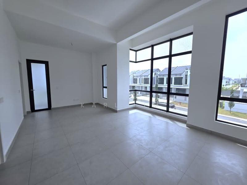 2-storey Terraced House for Sale in Setia Eco Cascadia (Tebrau) - Karl Lim - Living Room - PropertyGuru.com.my
