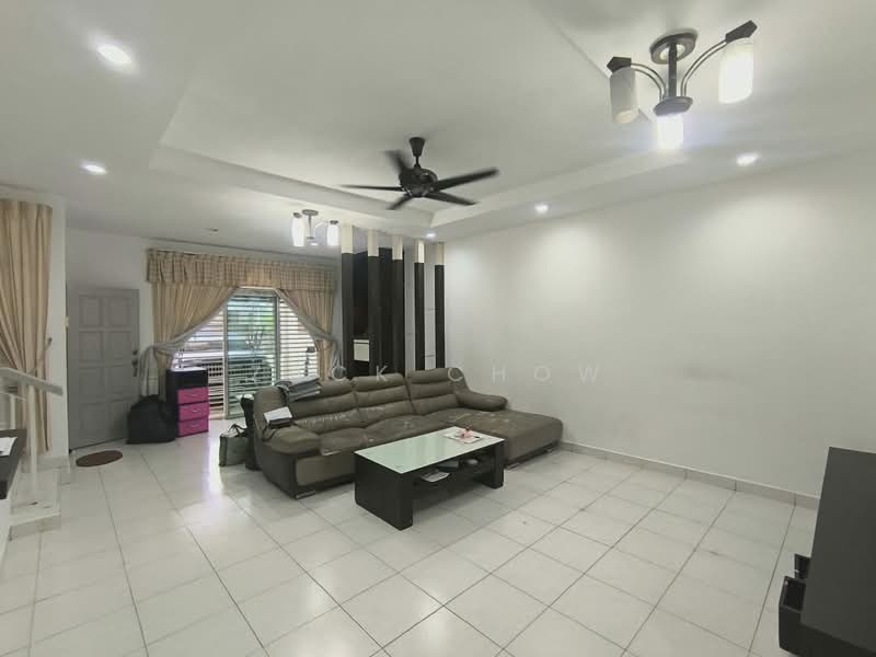 2-storey Terraced House for Sale in Taman Bestari Indah (Ulu Tiram) - Zack Chow - Living Room - PropertyGuru.com.my