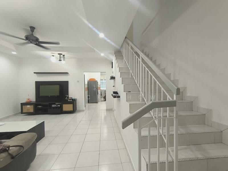 2-storey Terraced House for Sale in Taman Bestari Indah (Ulu Tiram) - Zack Chow - Living Room - PropertyGuru.com.my