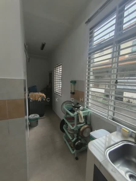 2-storey Terraced House for Sale in Taman Bestari Indah (Ulu Tiram) - Zack Chow - Kitchen - PropertyGuru.com.my