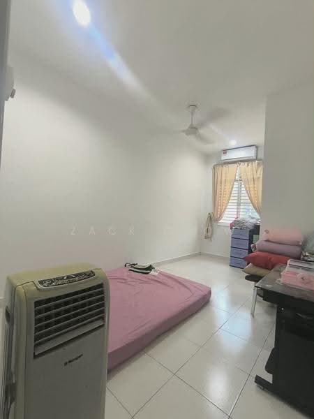 2-storey Terraced House for Sale in Taman Bestari Indah (Ulu Tiram) - Zack Chow - Bedroom - PropertyGuru.com.my