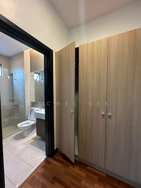 Semi-Detached House for Rent in Leisure Farm (Gelang Patah) - Rachel See - Bathroom - PropertyGuru.com.my
