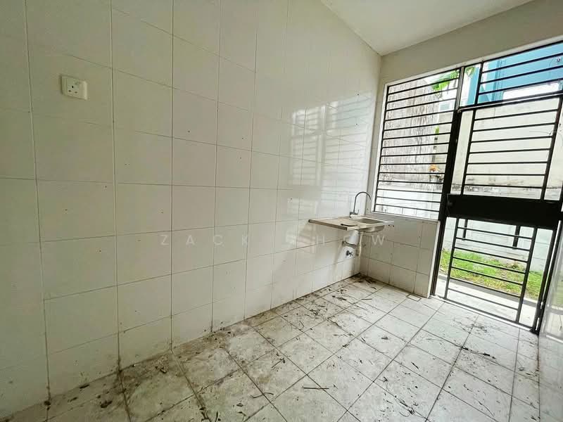 Rumah Teres 2-Tingkat untuk Dijual di Kempas Utama (Tebrau) - Zack Chow - Kitchen - PropertyGuru.com.my