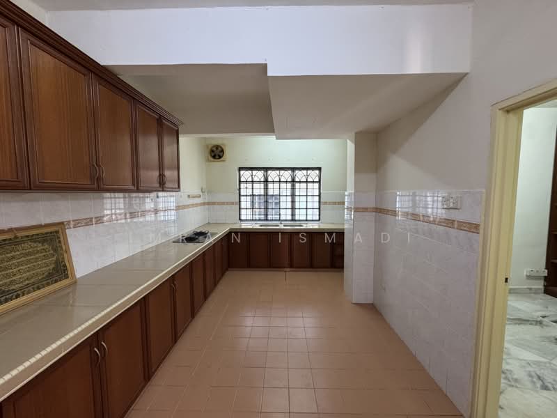 2-storey Terraced House for Sale in Taman Impian Murni (Kajang) - Imran Ismadi - Kitchen - PropertyGuru.com.my