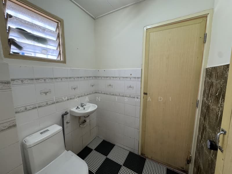 2-storey Terraced House for Sale in Taman Impian Murni (Kajang) - Imran Ismadi - Bathroom - PropertyGuru.com.my