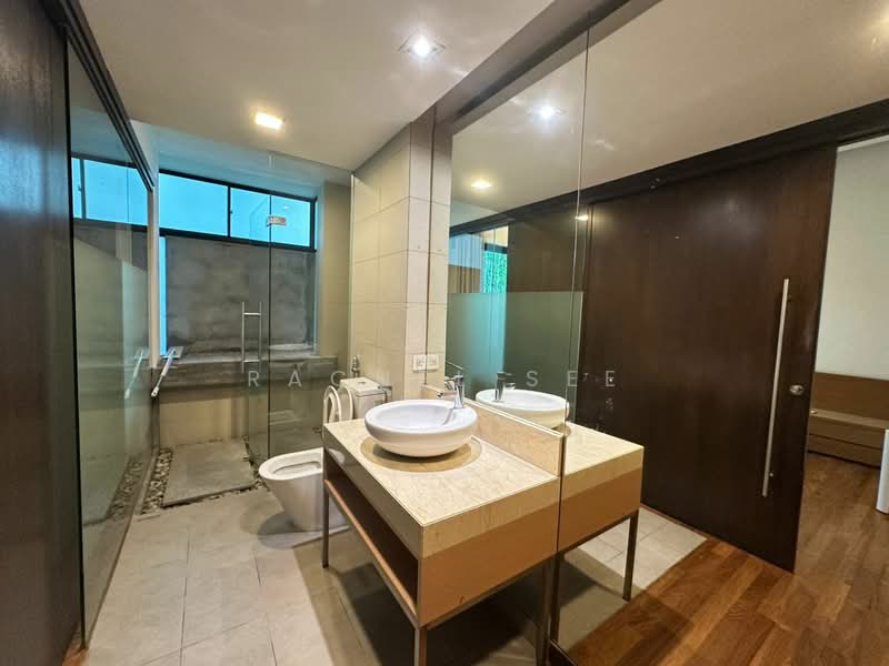 Bungalow House untuk Disewa di Leisure Farm (Gelang Patah) - Rachel See - Bathroom - PropertyGuru.com.my