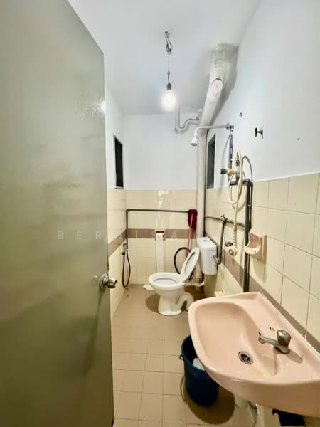2-storey Terraced House for Sale in Kuala Lumpur (Kuala Lumpur) - Bernisa Bon - Bathroom - PropertyGuru.com.my