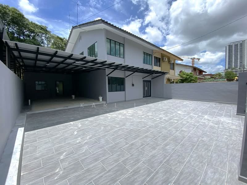 Rumah Berkembar untuk Dijual di Taman Majidee (Johor Bahru) - Karl Lim - Exterior - PropertyGuru.com.my